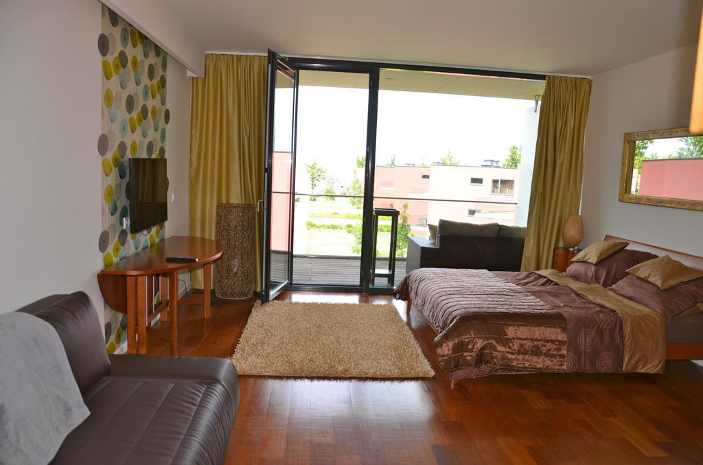 Modern Apartment With Lake View Balatonlelle Bagian luar foto
