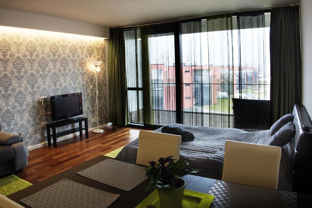 Modern Apartment With Lake View Balatonlelle Bagian luar foto