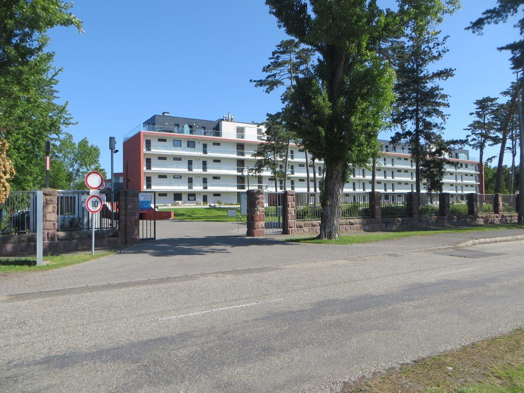 Modern Apartment With Lake View Balatonlelle Bagian luar foto