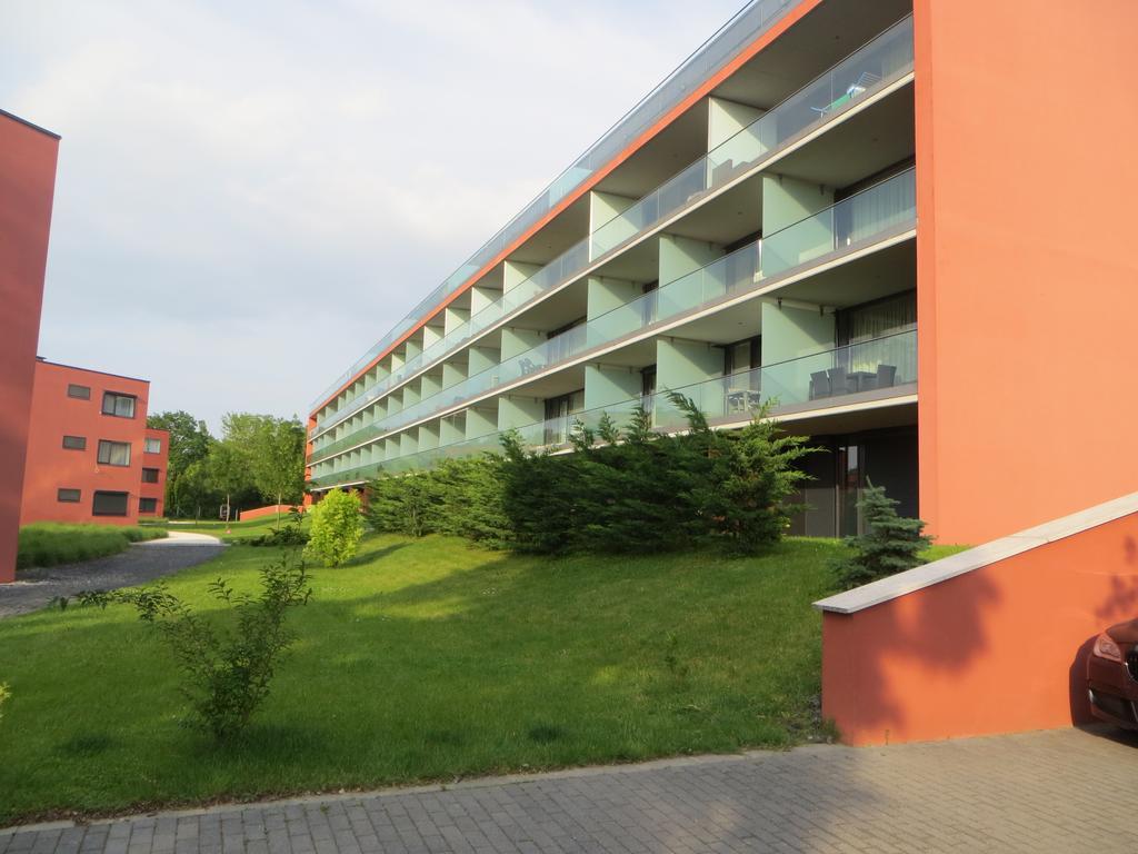 Modern Apartment With Lake View Balatonlelle Bagian luar foto